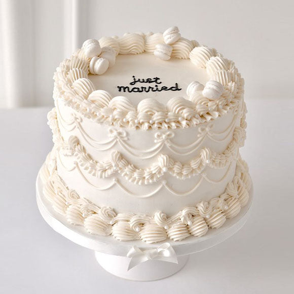 Customized Cream Cake